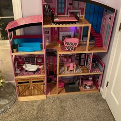Wood Dollhouse