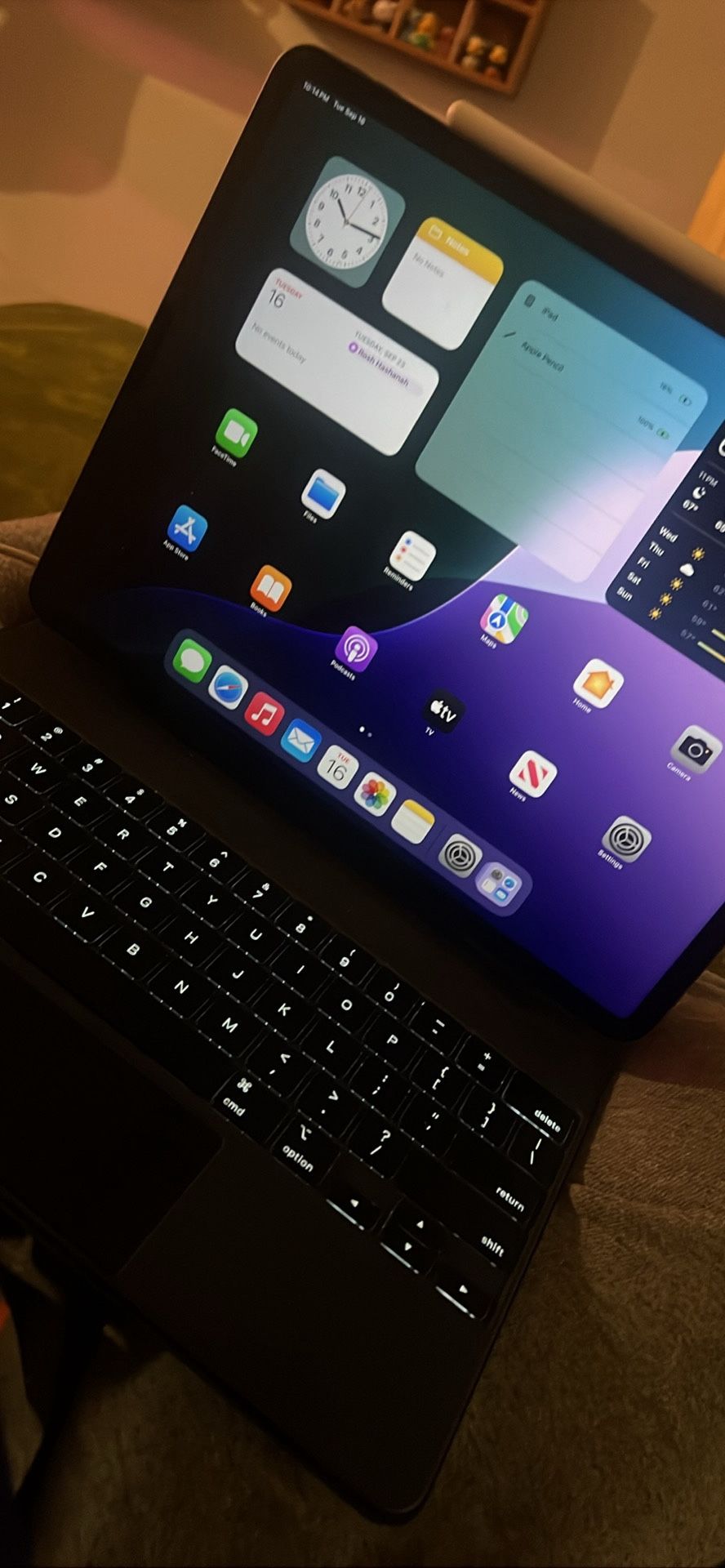 iPad Pro WiFi 12.9 With Keyboard And Pencil 