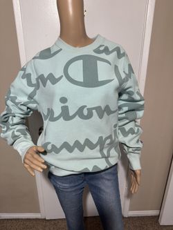 Champion Women’s Reverse Weave  Sweatshirt Size Small