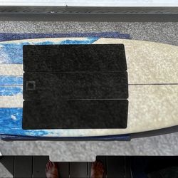 Rumaner Grom surfboard 4' 11" thruster FCS fin boxes