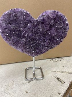 Hi grade amethyst crystals will be open and also shipping Christmas Eve and Christmas prices start at $20