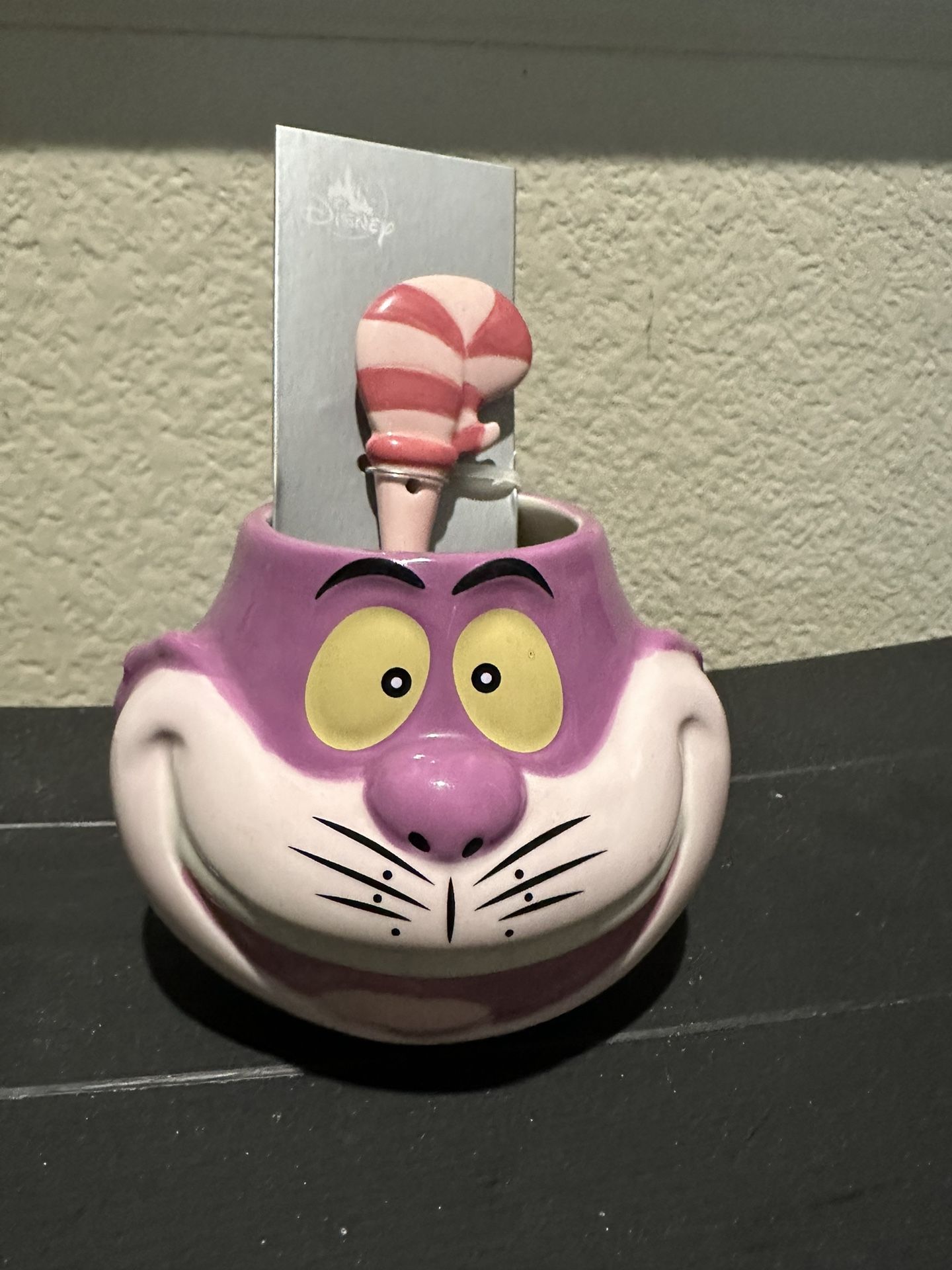 Alice & Wonderland Chesire w/spoon