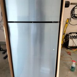 GE Refrigerator