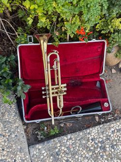 Vintage Trumpet with Hard Case and Mute