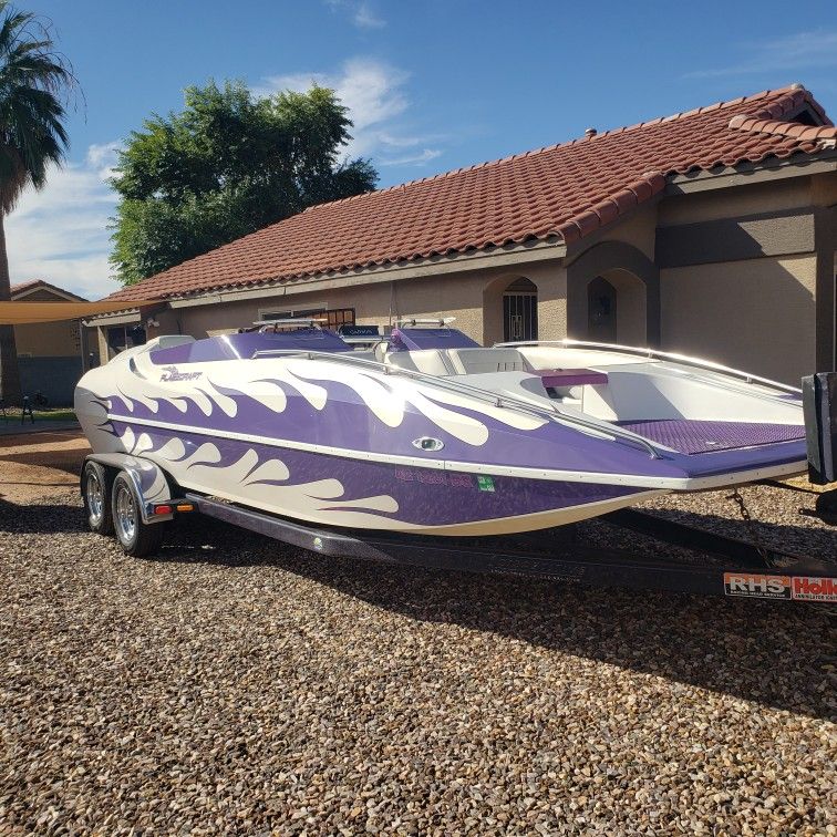 2002 Placecraft 22' Shadow Deck