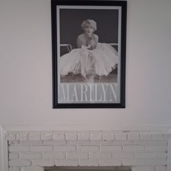 Marilyn Monroe picture frame.