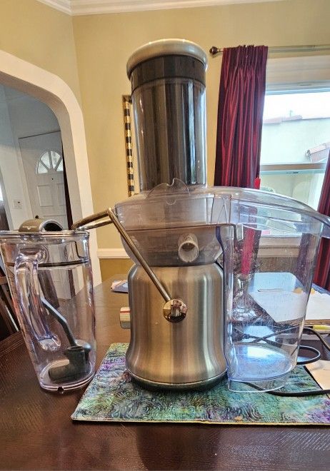 Brevilla Juicer