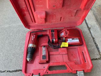 Milwaukee Power-Plus 12V cordless hammer drill kit