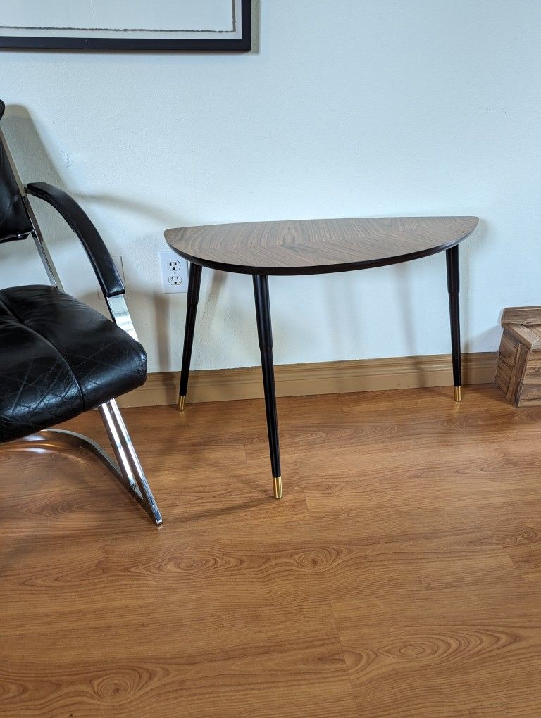 IKEA LÖVBACKEN
Model Side Table w/ Poplar Wood Veneer, Black Legs & Gold Feet