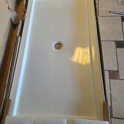 60 in. L x 32 in. W Center Drain Shower Base
Brand new
$300

Hablo Español 