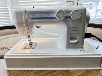 Janome S-750 CLASSMATE SCHOOL Sewing Machine pedal plug Carrying Case