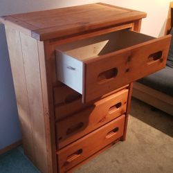 Solid wood dresser 4 drawer
