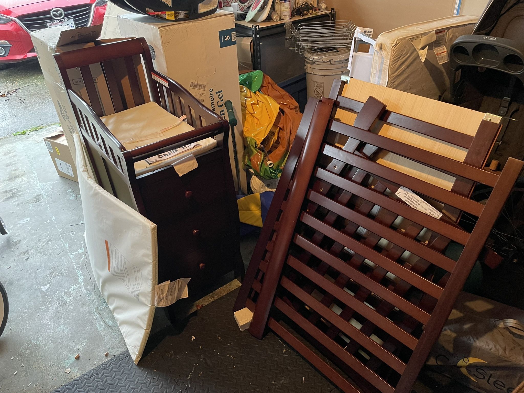 Dream On Me Jayden 4-in-1 Mini Crib With Mattress