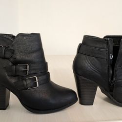 Forever Black Booties Size 6
