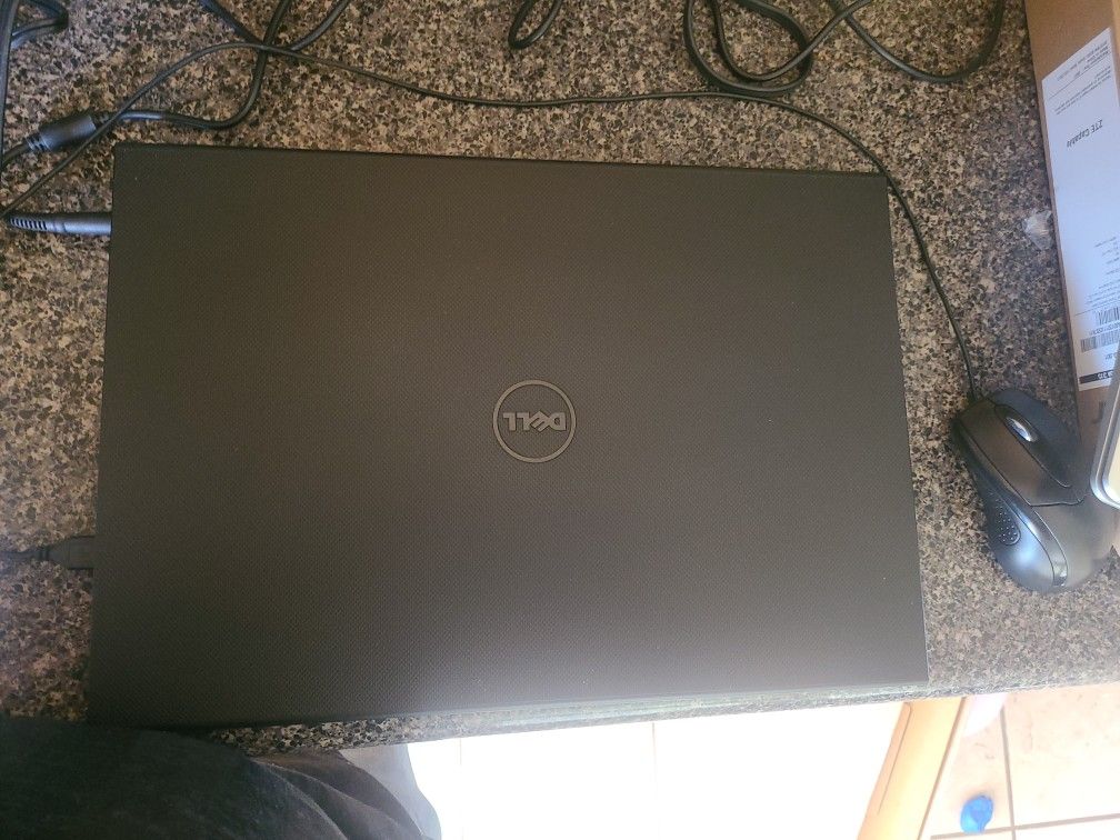 Dell Inspiron 15