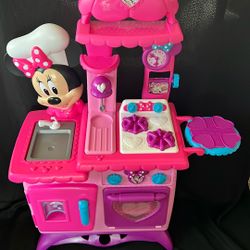 Minnie Talking Play Kitchen