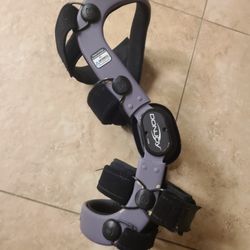 Donjoy Right Knee Brace
