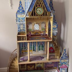 Large Disney Princess Dollhouse