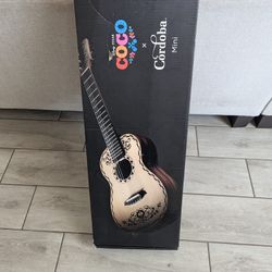 Coco Cordoba Mini Guitar 