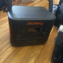 Jackery 2000 Pro