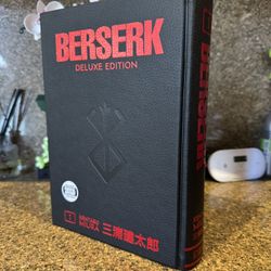 Berserk (Deluxe Edition) | Kentaro Miura | Volume 1