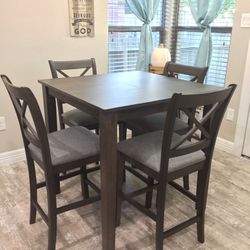 BRAND NEW 4 CHAIR COUNTER HEIGHT DINING TABLE 