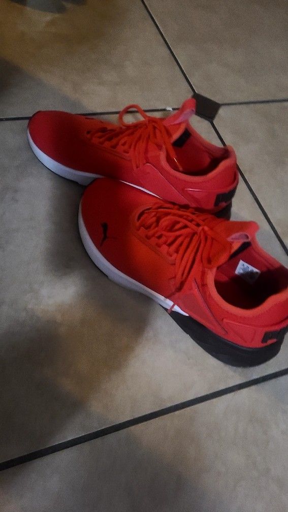 MEN'S PUMA SHOES SIZE 8.5 IN EXCELLENT CLEAN CONDITIONS 