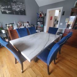 Marble Dining Tables 