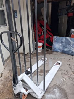 Crown pallet  jack