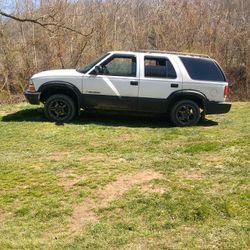 04 Chevy Blazer For Parts