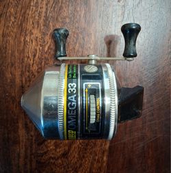 Zebco 33 Fishing Reel Good Condition 