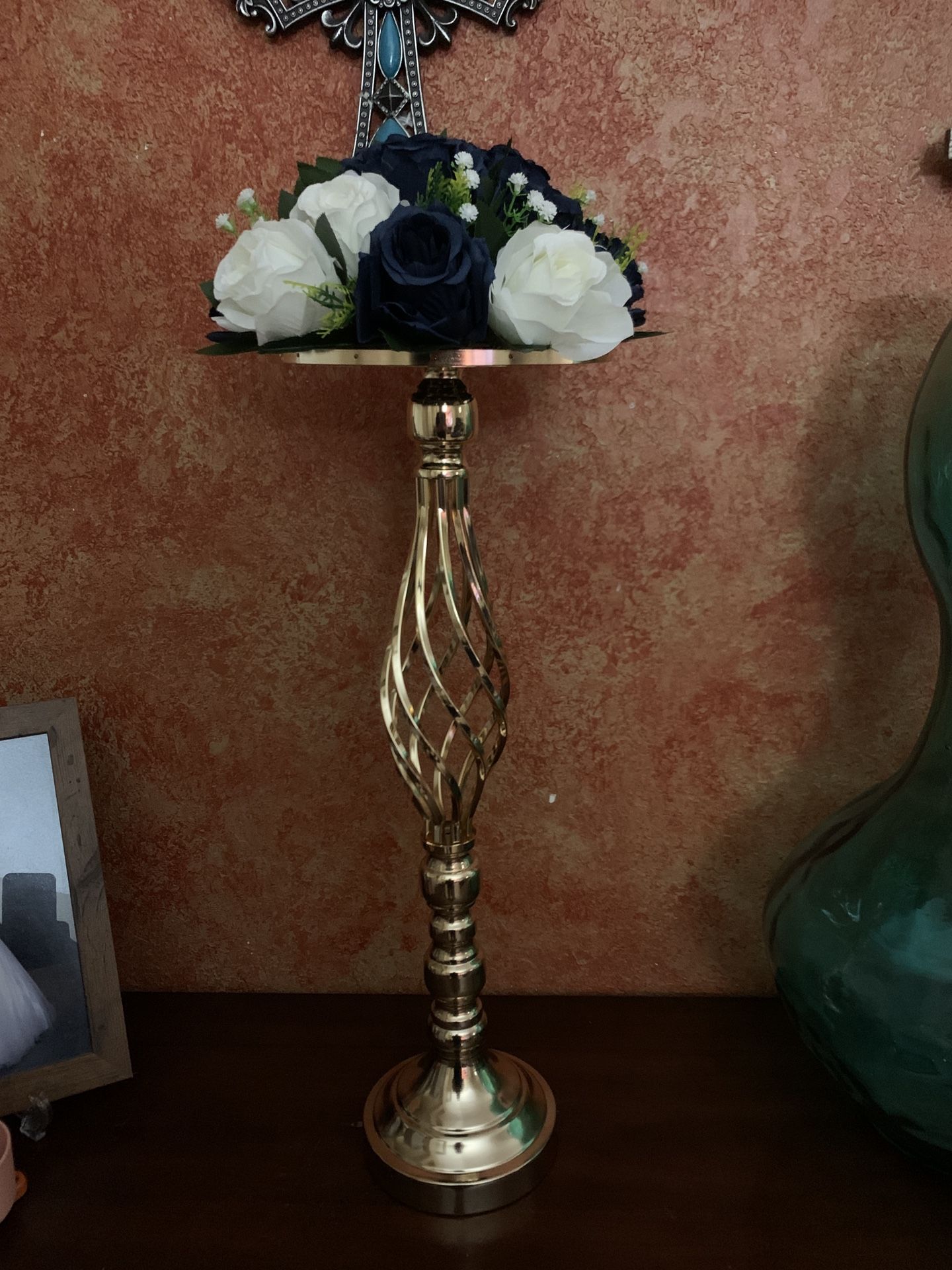 Crystal Flower Stands 4 Pieces. Can Be Used W/WO Crystals