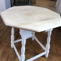 Unique Octagonal Table 25x25x26.5 tall