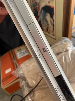 Toshiba SD-3950SU DVD Player – Progressive Scan – Dolby Digital/DTS – Silver