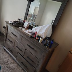 Dresser + Mirror 