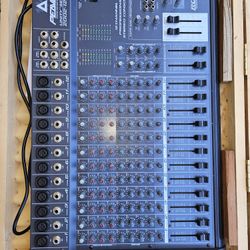 Peavey Unity 2002 12rq Sound Mixer