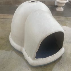 Igloo Dog House