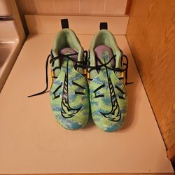 Size 11 Mens Football Cleats