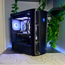 Gaming PC: 32GB DDR5 | Ryzen 9800X3D | RTX 5070 Ti