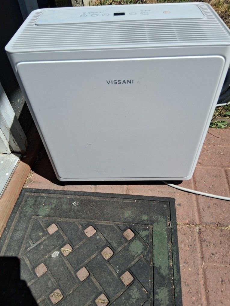 Vissani Dehumidifier