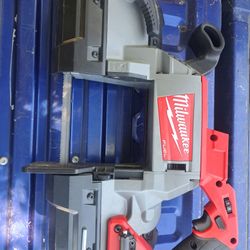Milwaukee M18 Fuel Band Saw