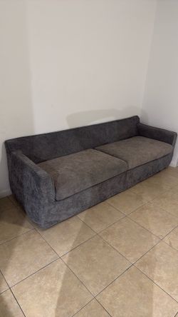 sofa for sale 4 months old