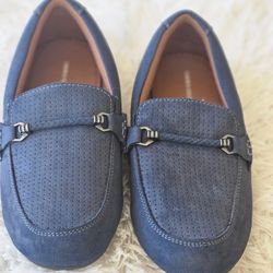 Crown victoria sz 7 blue comfortable. Azul marino talla 7, super cómodos.