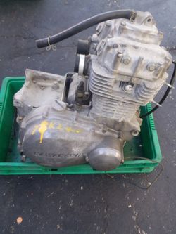 Kawasaki kz400 parts engine