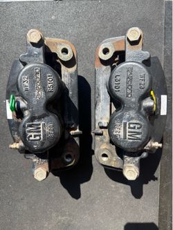 GM 1500 Front Calipers and Pads