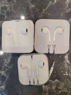 Set of 3  apple earbuds