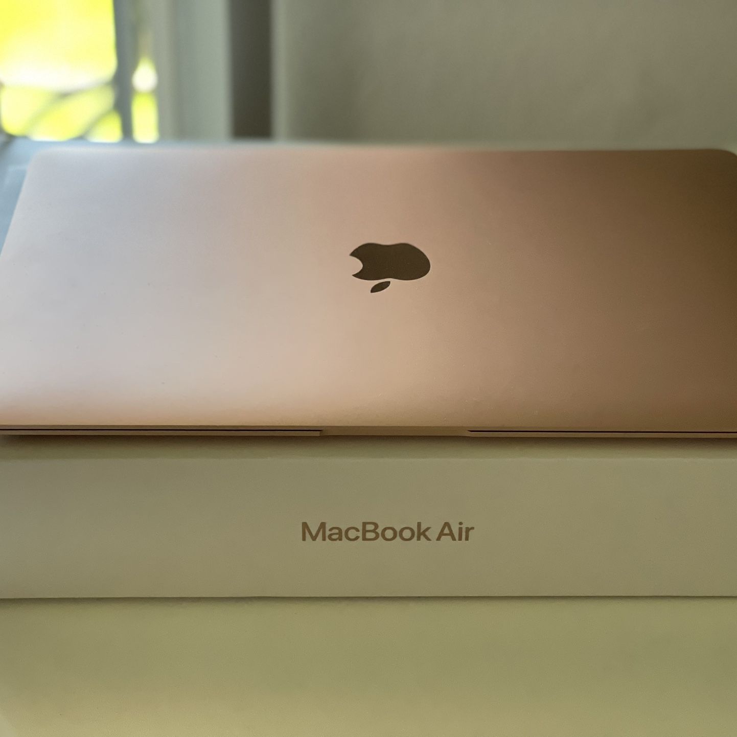 Rose gold Apple Macbook Air M1 2020 for Sale in Las Vegas, NV 