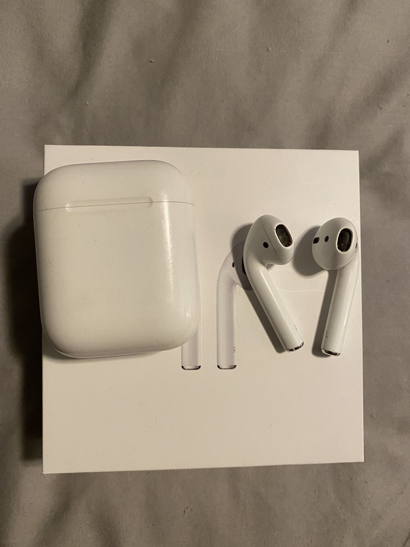 GEN 2 AirPods 
