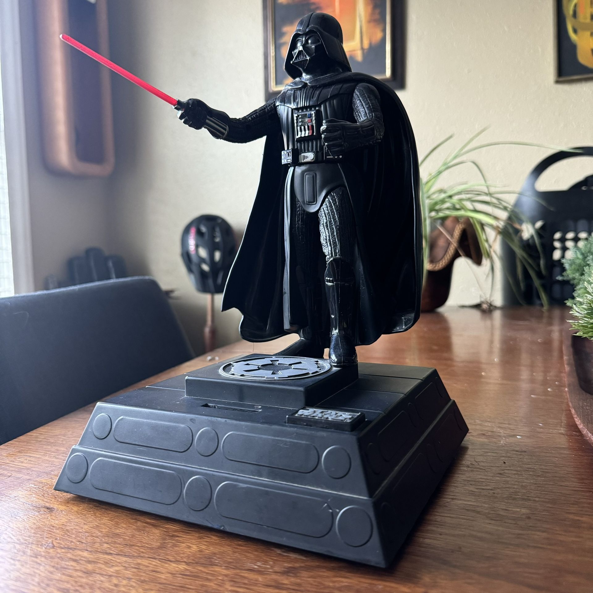 1996 Lucasfilms LTD Darth Vader Electronic Coin Bank