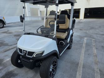 2025 TARA Roadster 2+2 Lithium Golf Cart / Street Legal LSV - Only 119 Miles